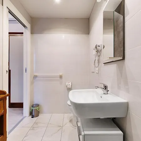 Giove Stazione - 3*