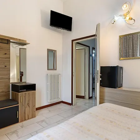 Giove Stazione - 3*